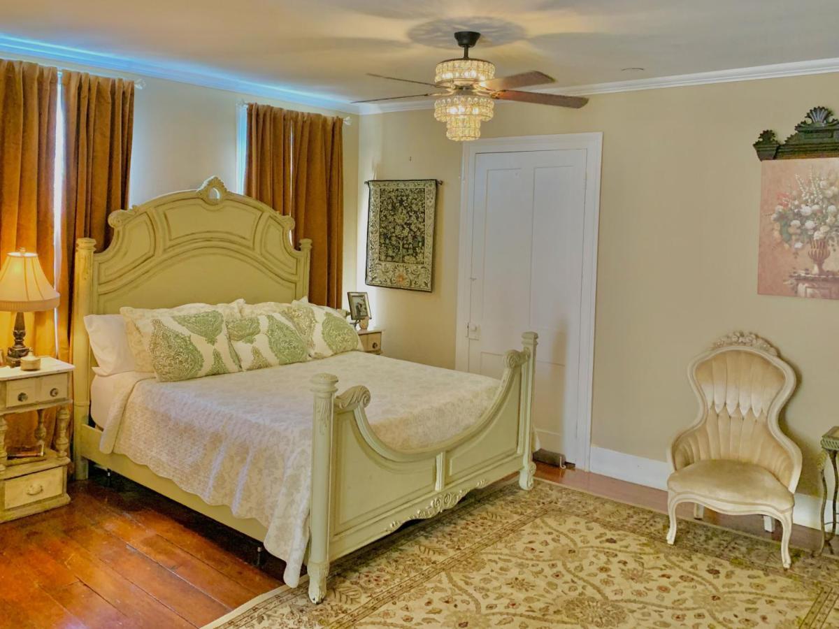 Bed and Breakfast The Beaumont House Натчез Екстер'єр фото