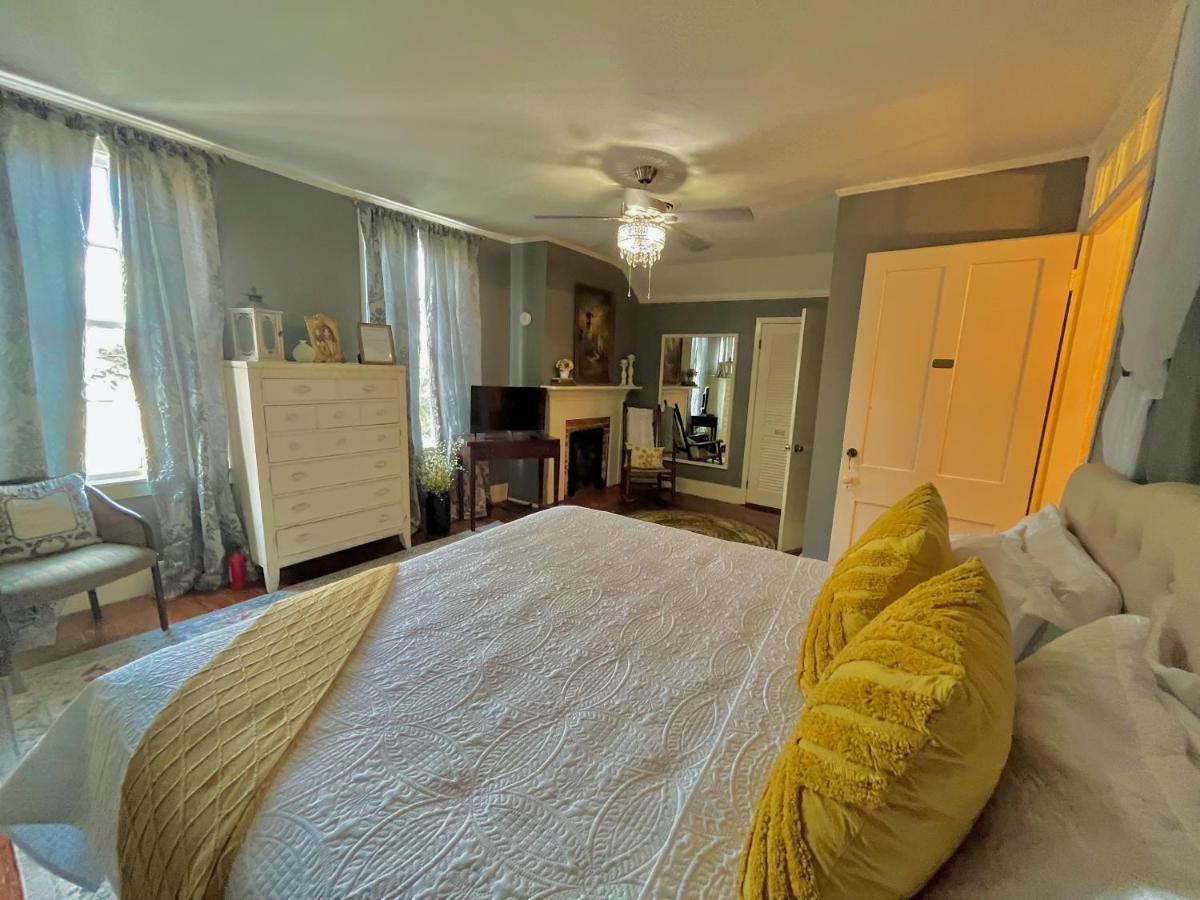 Bed and Breakfast The Beaumont House Натчез Екстер'єр фото