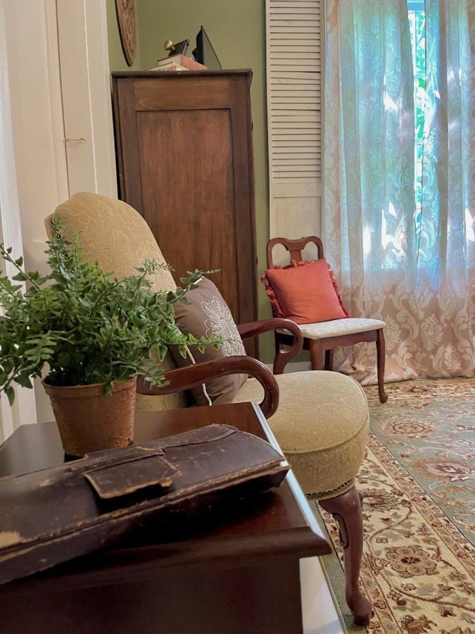 Bed and Breakfast The Beaumont House Натчез Екстер'єр фото
