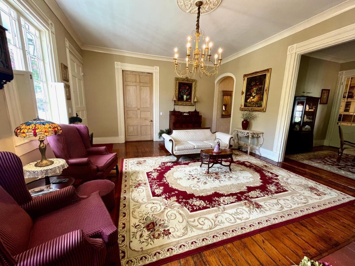 Bed and Breakfast The Beaumont House Натчез Екстер'єр фото