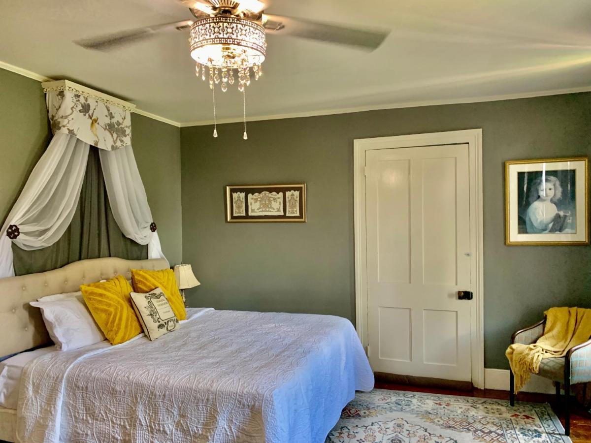 Bed and Breakfast The Beaumont House Натчез Екстер'єр фото