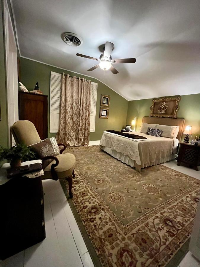 Bed and Breakfast The Beaumont House Натчез Екстер'єр фото